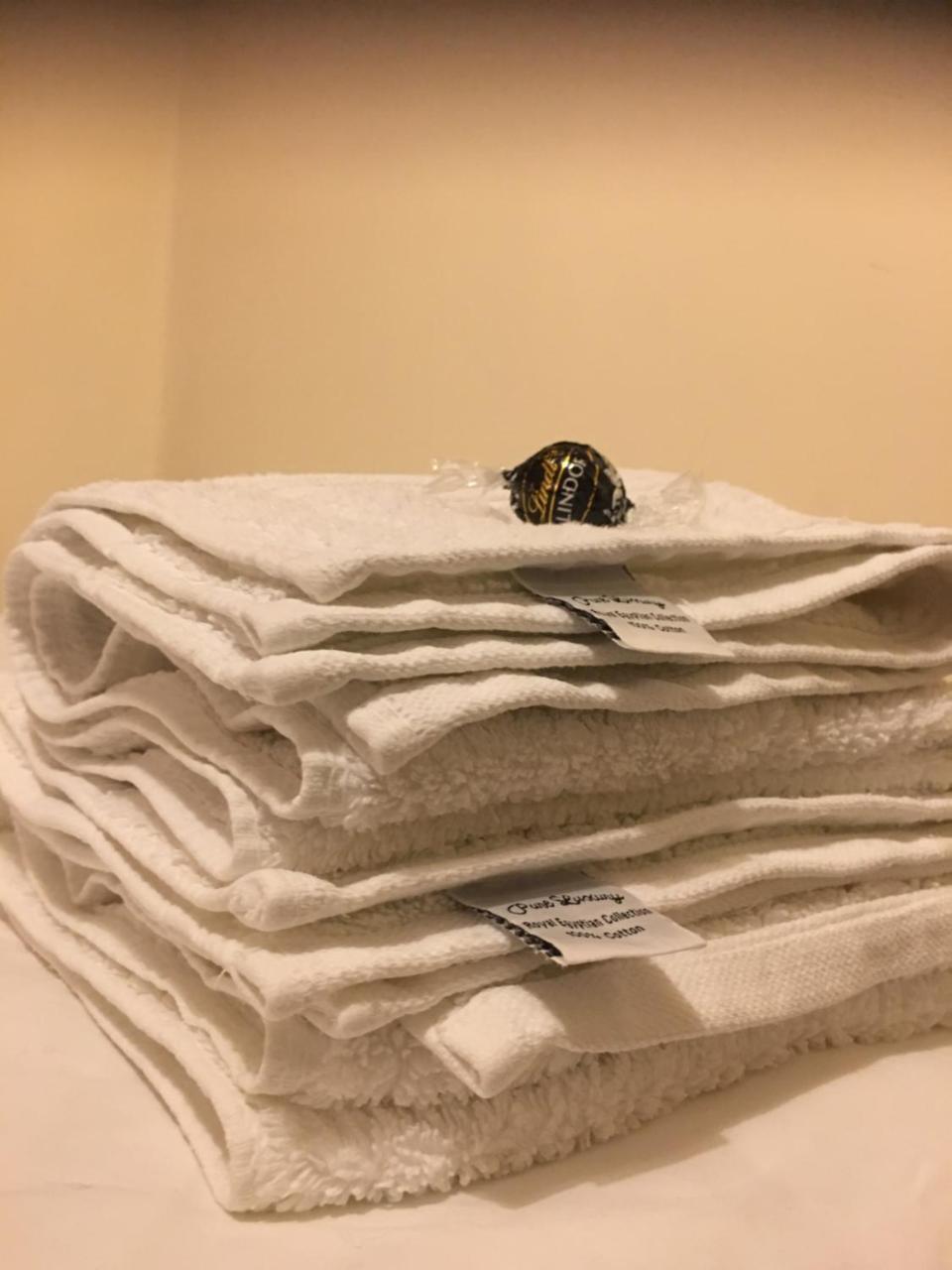 Bianca'S House Hotel Heathrow Airport Slough Bagian luar foto